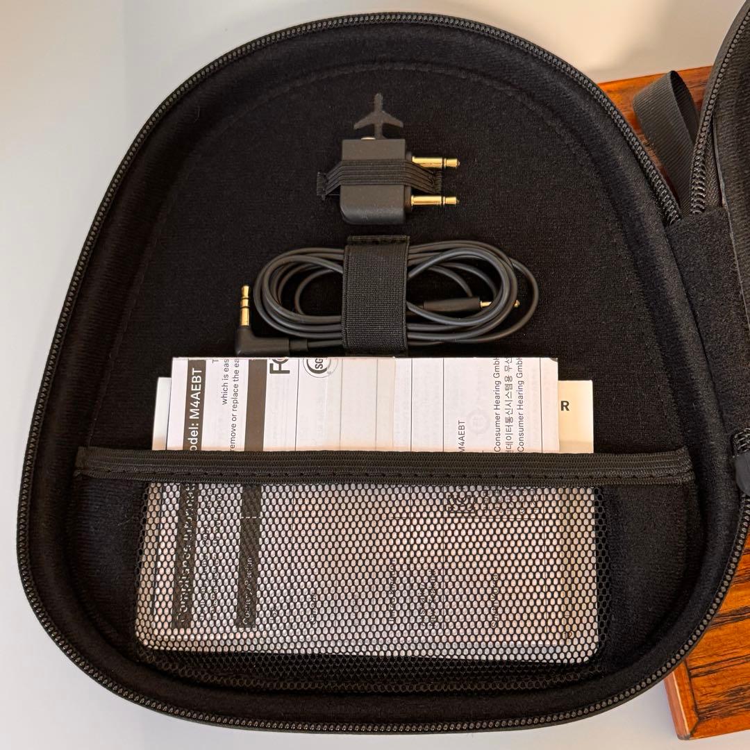 ゼンハイザーのワイヤレスヘッドホンMomentum 4 Wirelessブラック