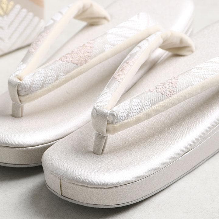 【新品】沙織謹製 草履バッグセット 草履23cm 古典柄 帯地 　03018