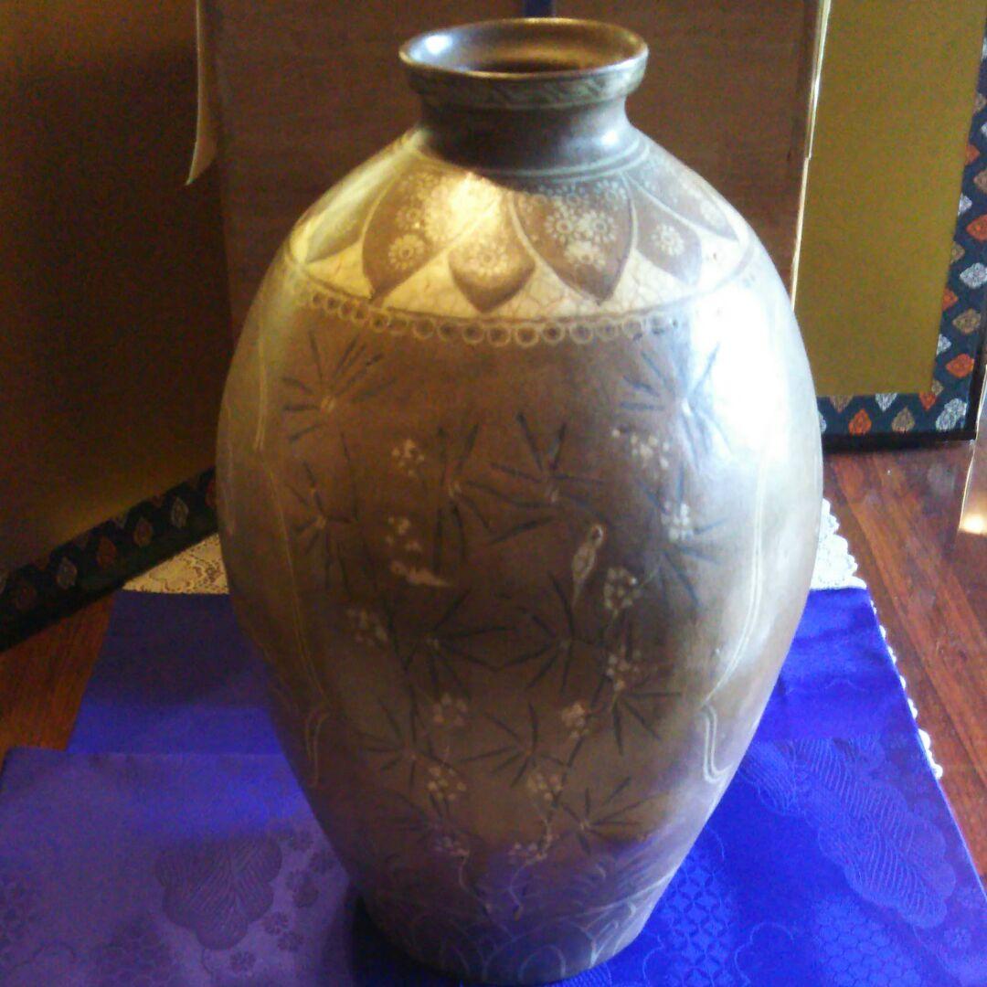 高麗像巌花器箱付き