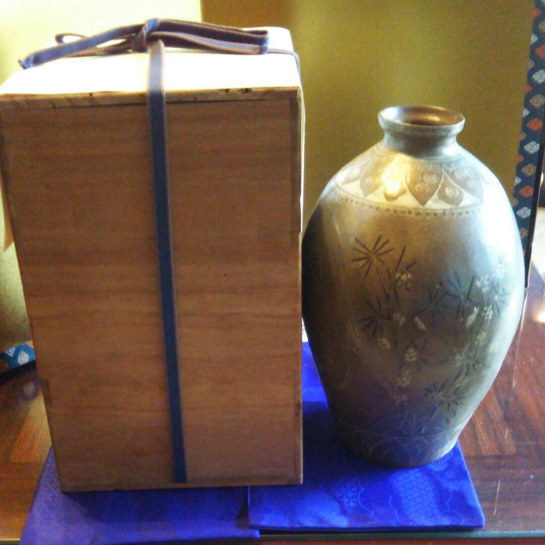 高麗像巌花器箱付き