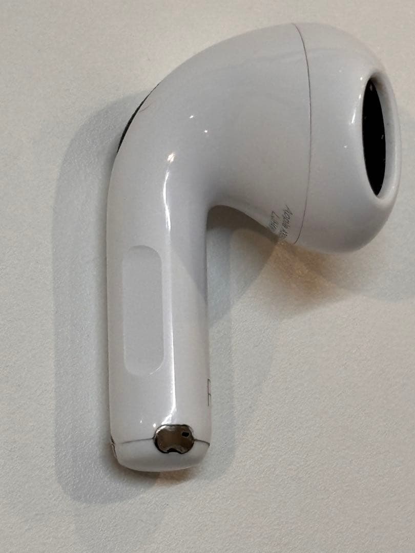 AirPods 4（ANC）MXP93J/A　ワイヤレス充電ケース+右イヤホン