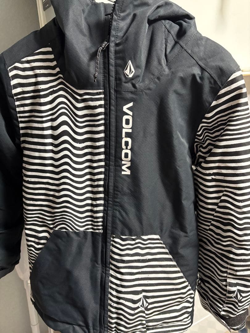 VOLCOM 子ども用スノーボードウェア Sサイズ