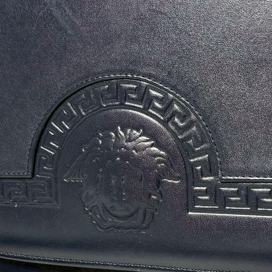 ジャンニヴェルサーチ　ネイビー　メデューサ　ショルダーバッグ　レザー.