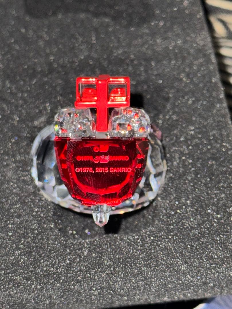 【贈り物にいかがですか】スワロフスキーハローキティサンタ