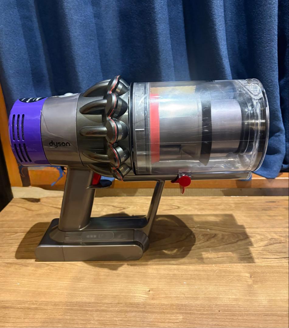 アタッチメント多数付属！細部まで洗浄済！#Dyson #V10 ハンドクリーナー