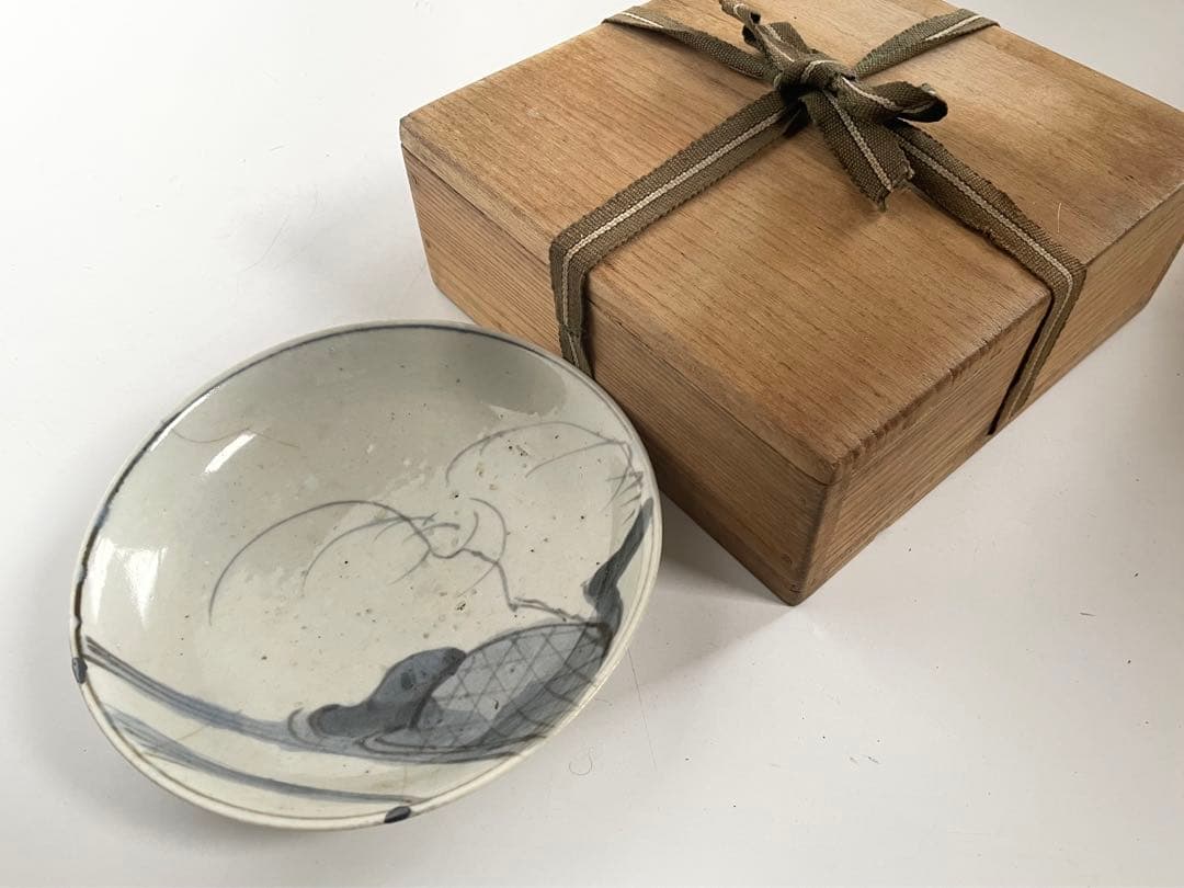 骨董　アンティーク　初期伊万里　蛇籠文様　丸皿　平皿　初期　染付　箱付き