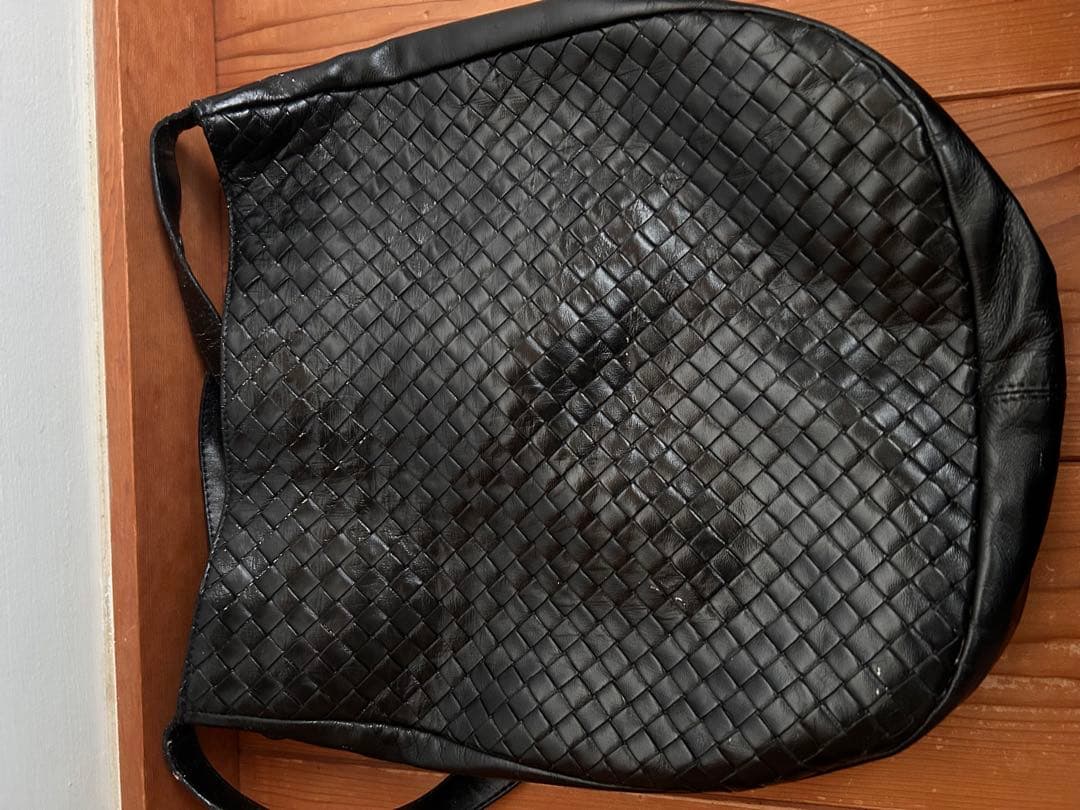 【難アリ】　BOTTEGA VENETA　ショルダーバッグ　斜めがけ　黒