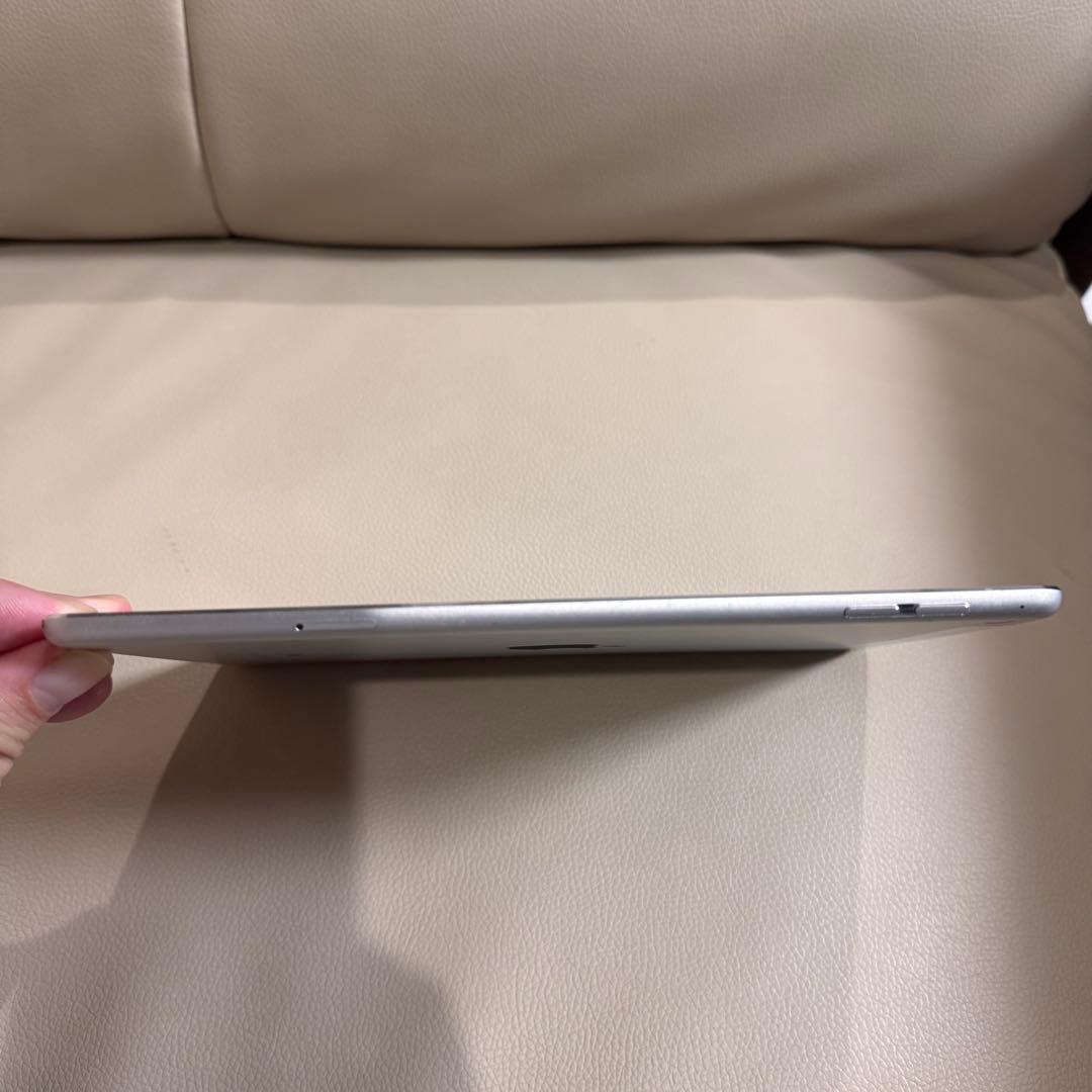 【Apple】 iPad mini4 シルバー セルラーモデル　バッテリー90%