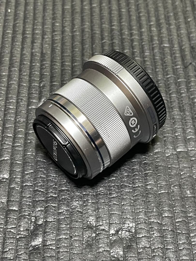 OLYMPUS 単焦点レンズ シルバー　45mm f1.8