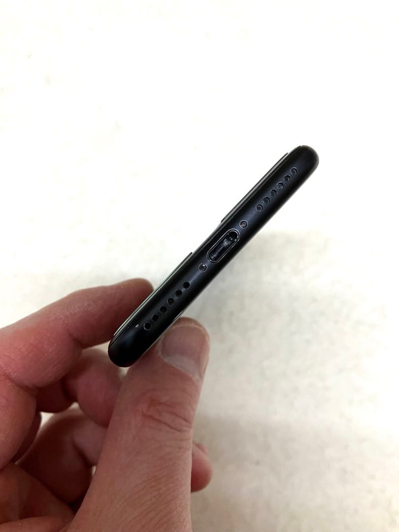 【第2世代】iPhoneSE 64GB ブラック MHGP3J/A SIMフリー