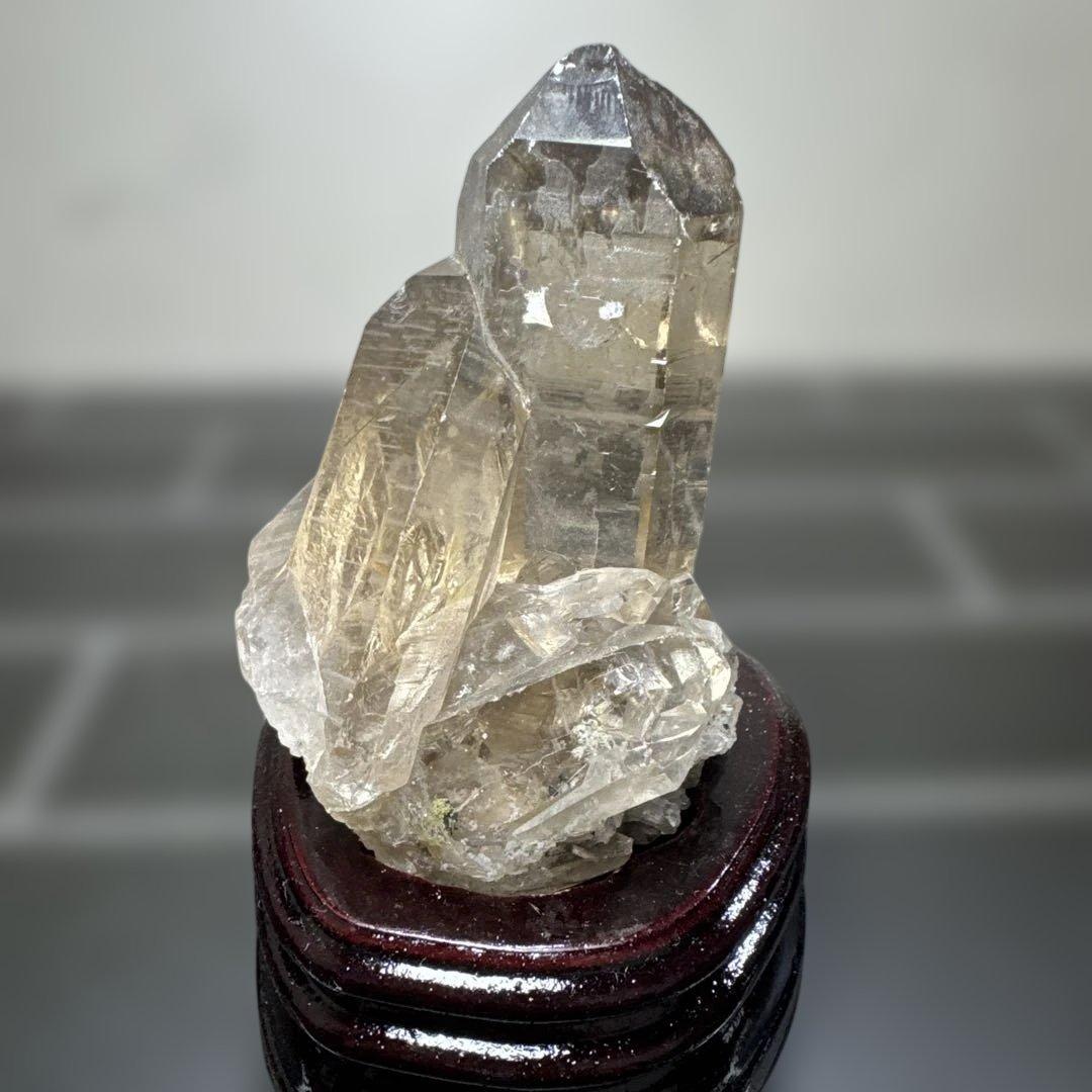 【極上品】希少　ゴールドルチルクォーツ クラスター 光台座付