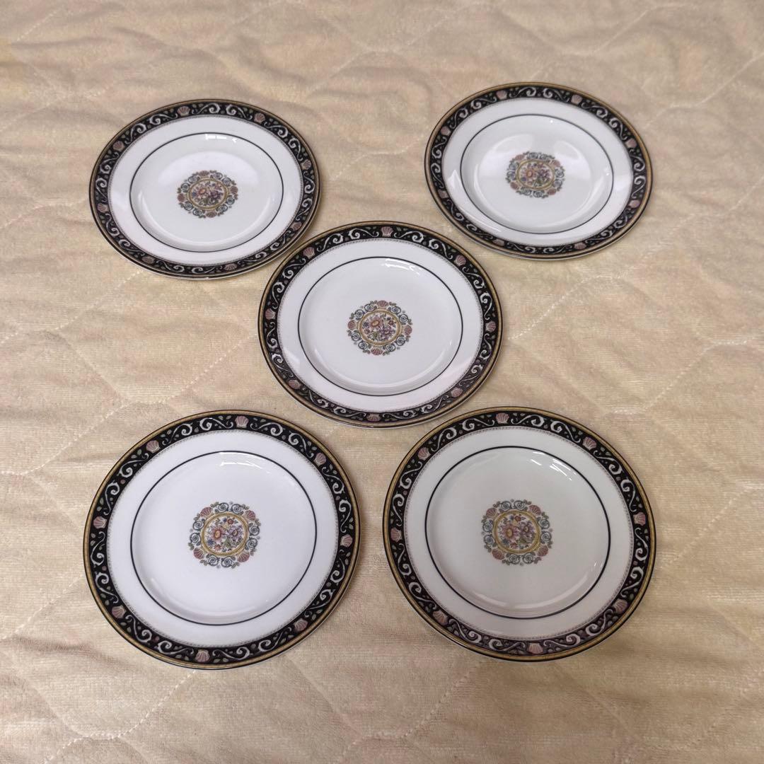 美品 廃番 ウェッジウッドラニーミード ディナーセットコーヒーセット付30ピース