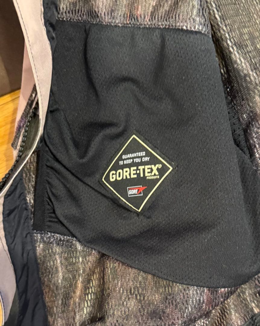 ボルコム GORE-TEX迷彩アウター XS