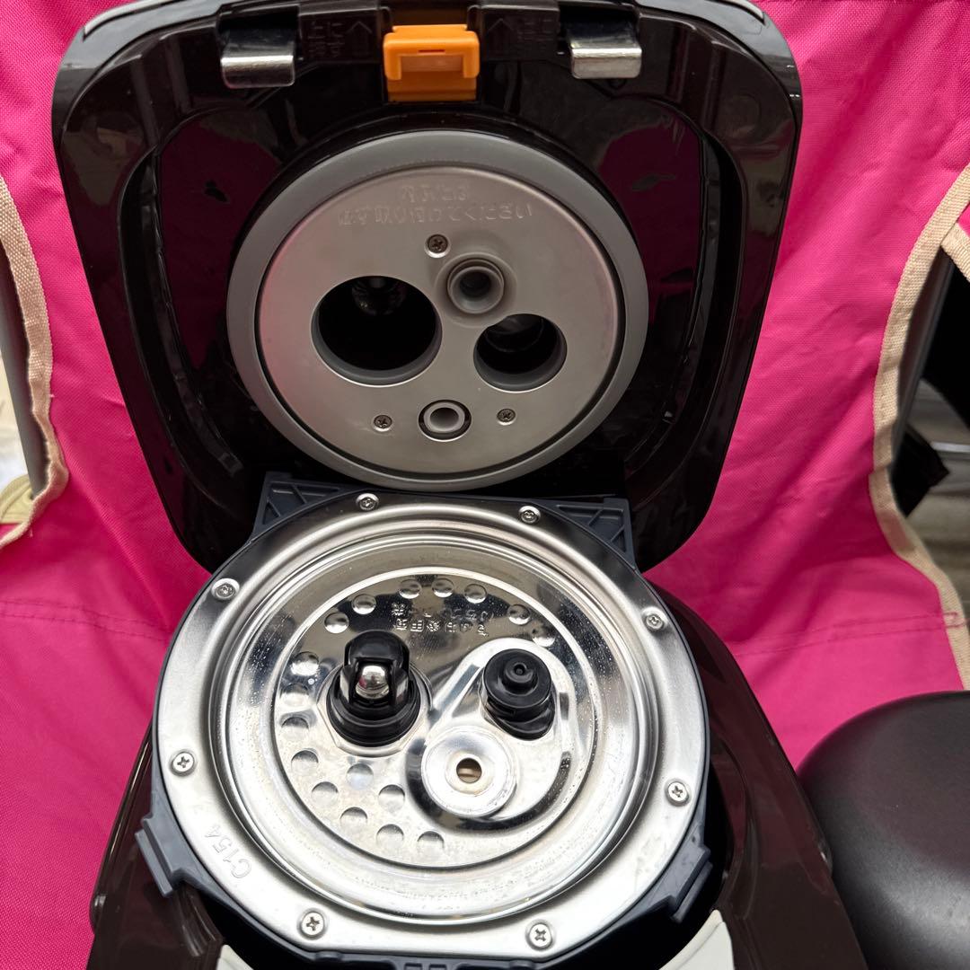 極美品！象印 炊飯器3合圧力IH式極め炊き黒まる厚釜 保温ブラウンNP-RM05