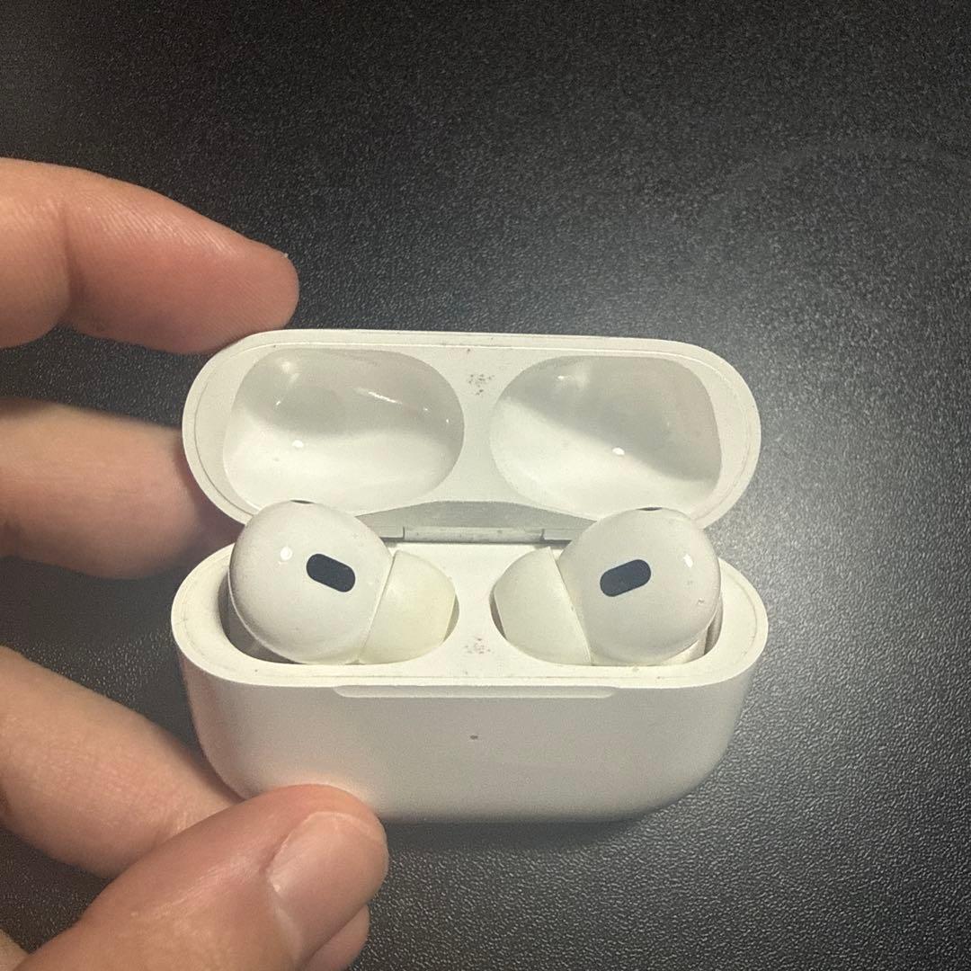 AirPodsPro本体 ワイヤレス充電ケース付き ホワイト