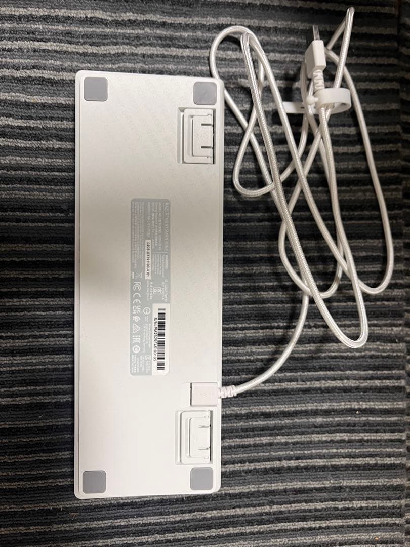 ホワイト 有線 コンパクトキーボード