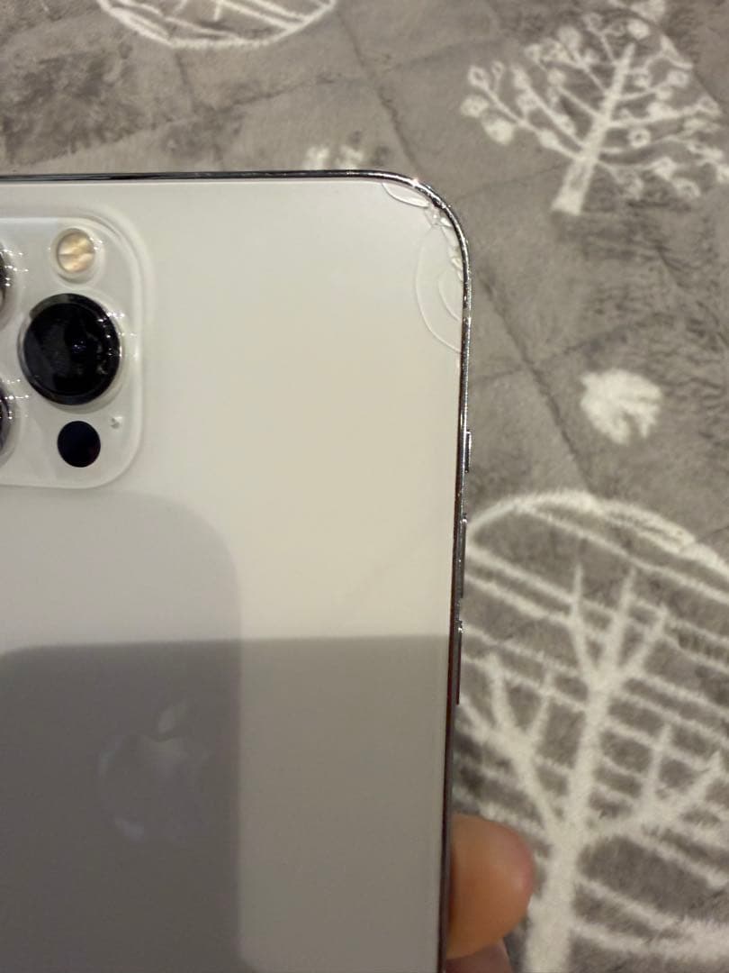 iPhone 12 Pro max 本体 カメラひびあり