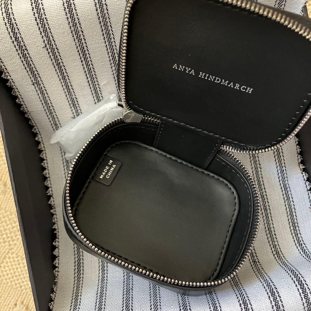 新品 ANYA HINDMARCH eyes ブラック イヤホンケース