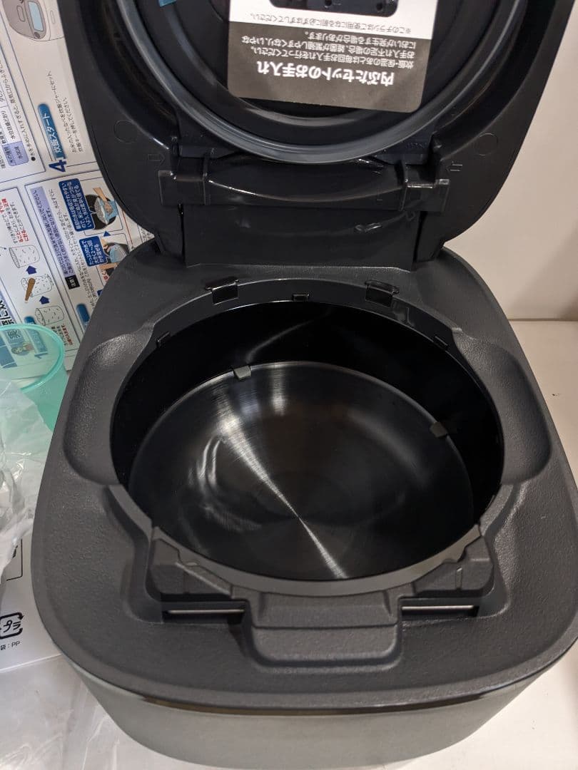 【未使用】象印マホービン 炊飯器 4合炊き 炎舞炊き 濃墨 NW-US07-BZ