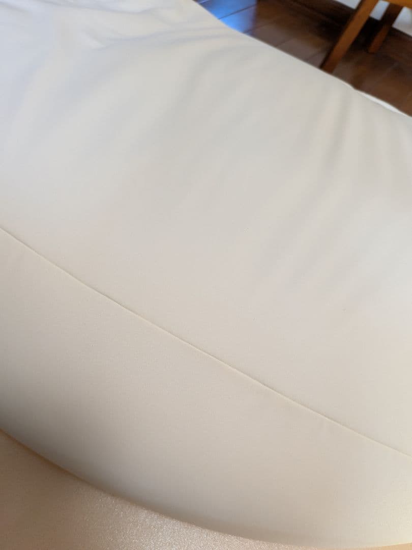 美品　おやすみたまご　授乳クッション