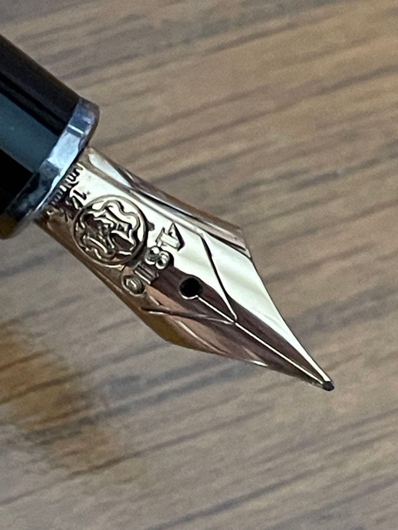 ひ*ん様 ◾️モンブラン◾️144万年筆◾️マイスターシュテュック クラシック◾