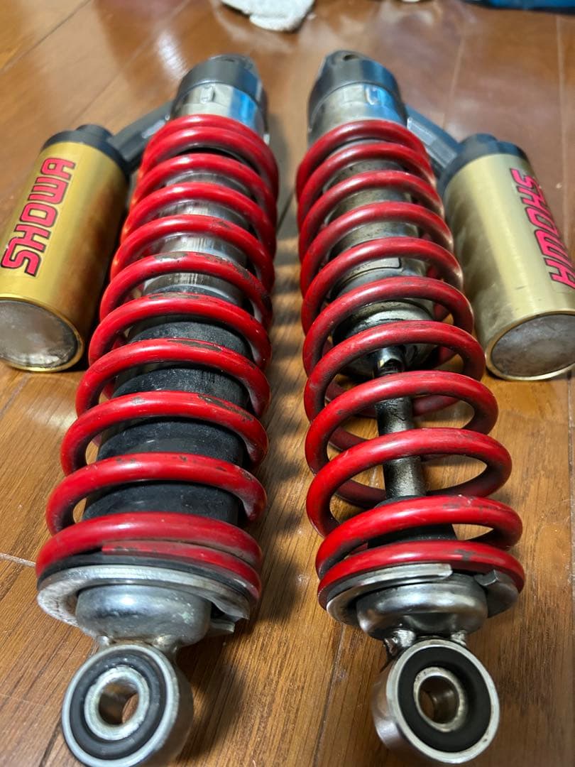 SHOWA 純正リアサスペンション 2007 バリオス2