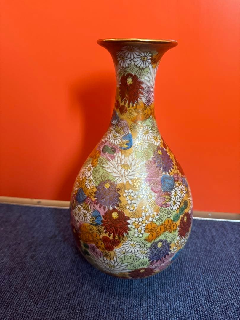 1567 九谷焼　金彩色絵　百花繚乱紋花瓶　花詰 　置物