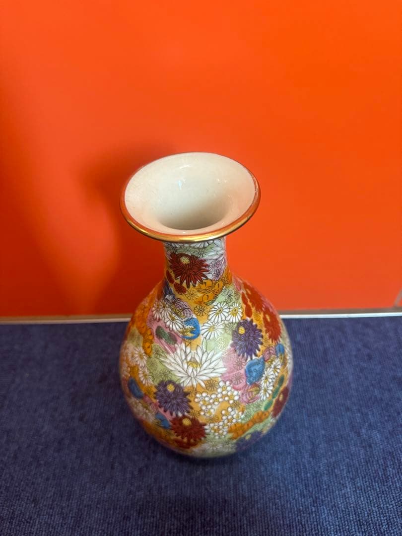 1567 九谷焼　金彩色絵　百花繚乱紋花瓶　花詰 　置物