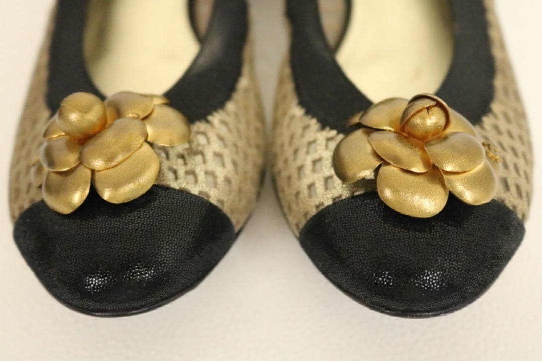 【美品】CHANEL フラットシューズ ゴールド/ブラック