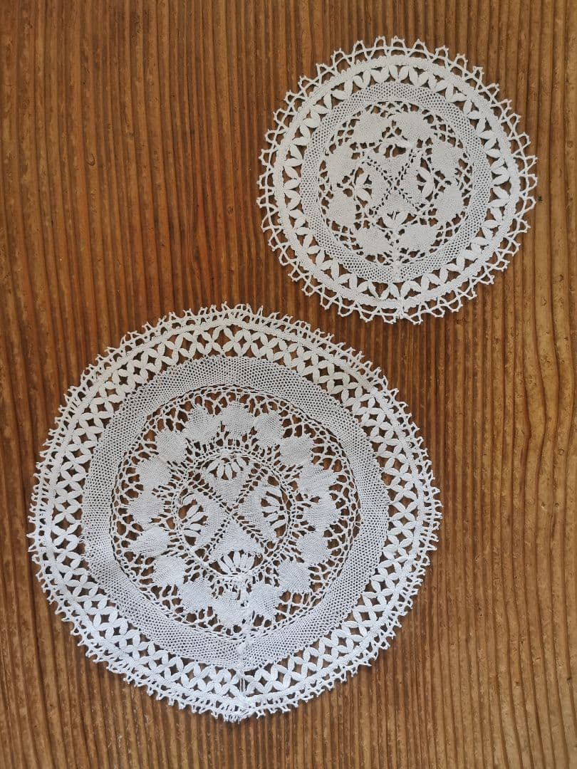 アンティーク マルチーズレース リネンラウンドドイリー マルタ十字✠ ペアセット