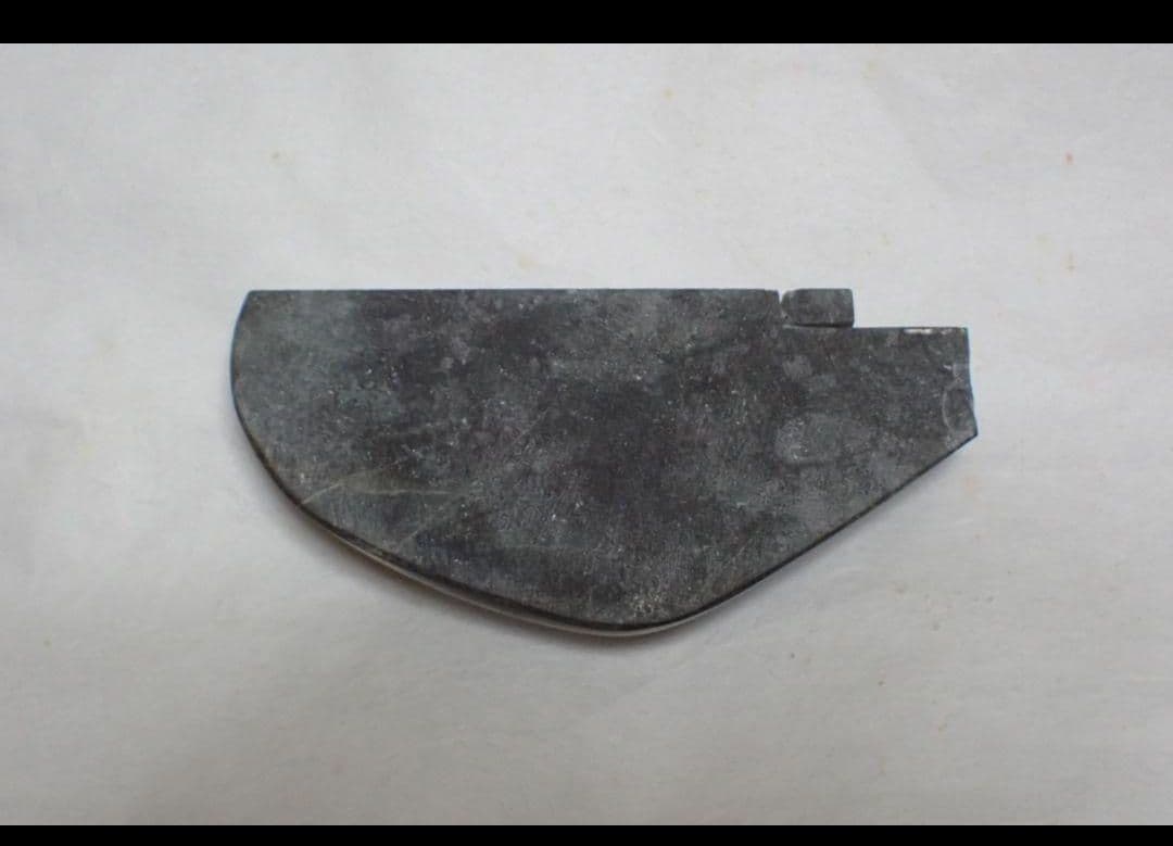 ※小池※　糸魚川翡翠　黒　原石　加工用　送料無料