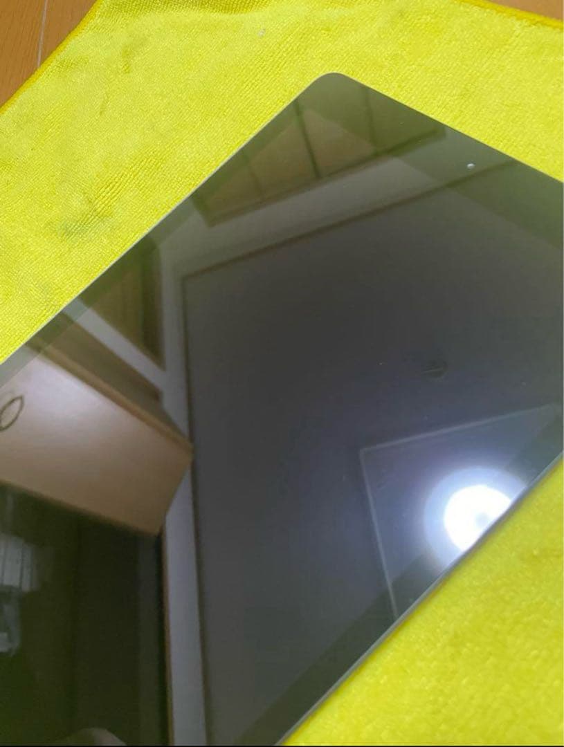 iPad 10.2インチ (第8世代) 32GB WiFi + セルラー