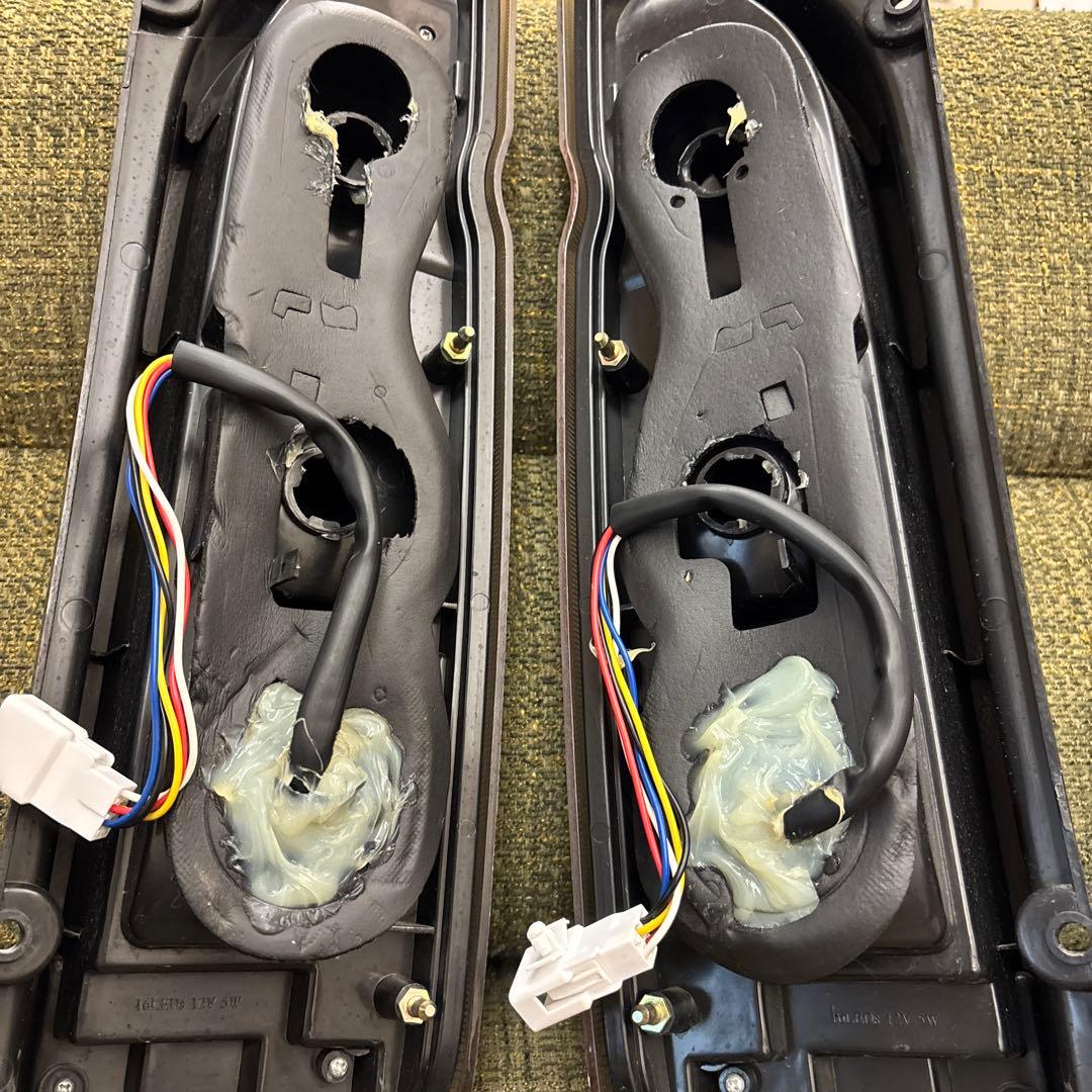 【値引き相談歓迎】ヘリオス　LED テールランプ クリア/レッド　ハイエース