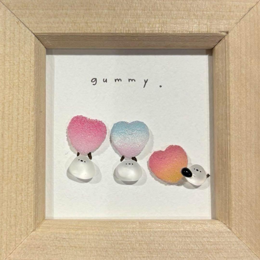 シマエナガといちご畑　。シーグラスアート