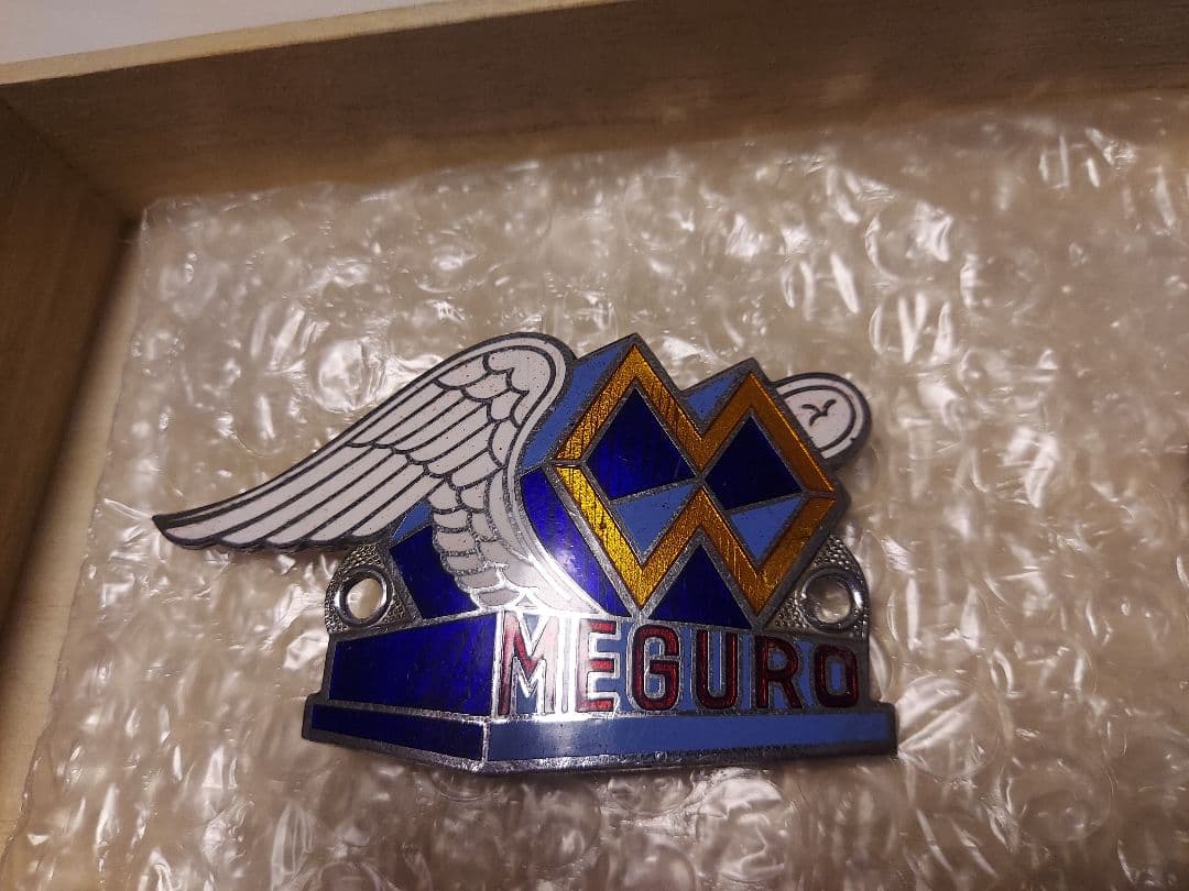 【美品】MEGURO ウィングエンブレム 2個 + ピンバッジ　セット
