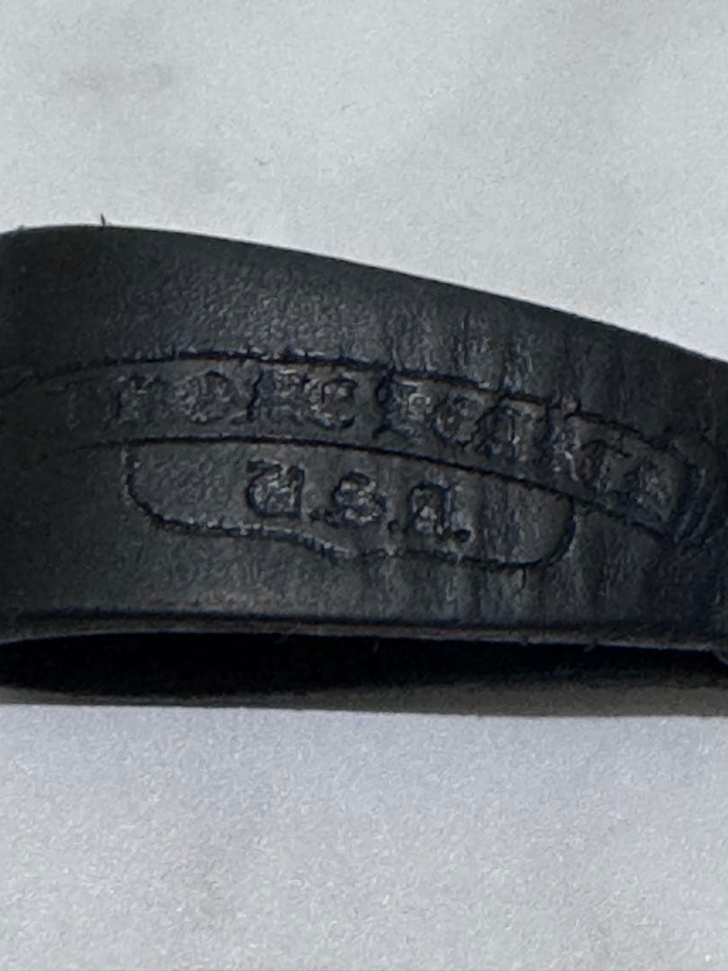 クロムハーツクロスボタンレザーベルトループ