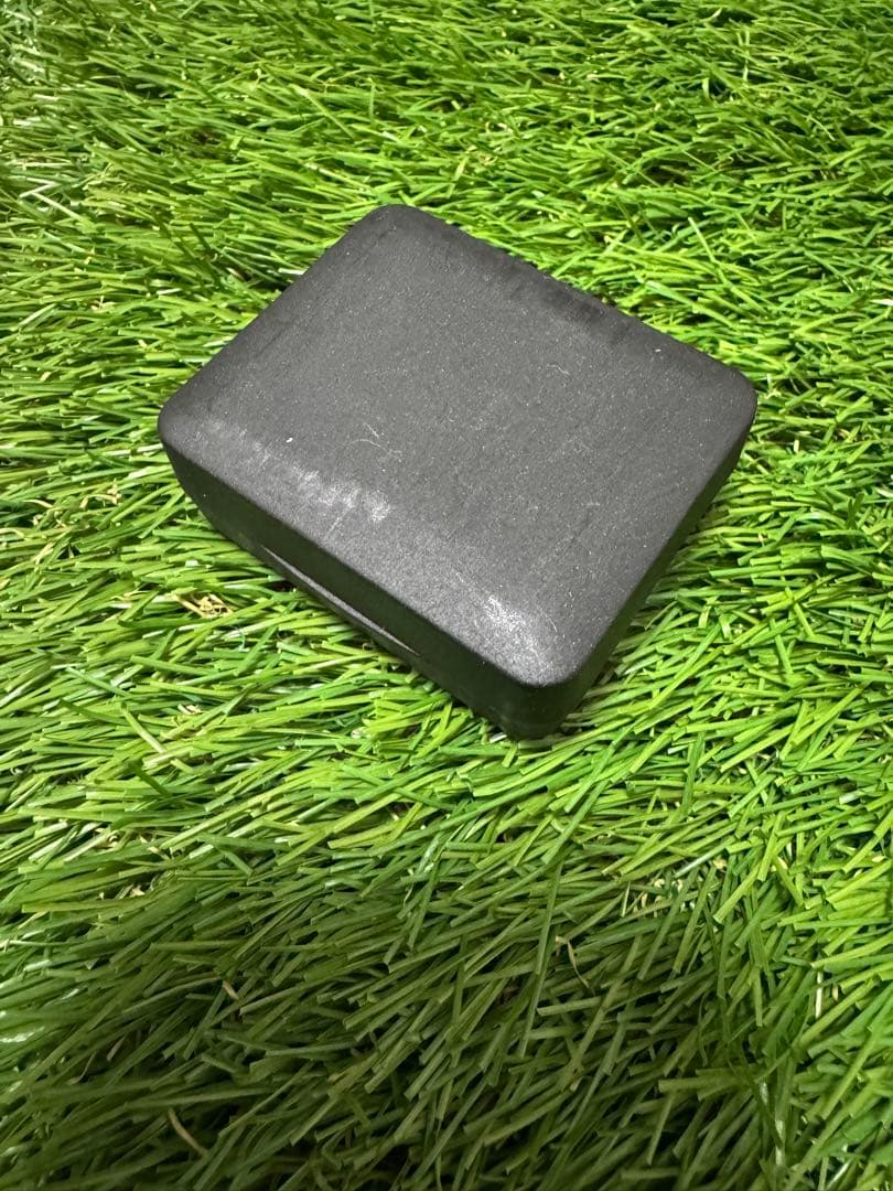 ポ*メ様 PUMA メタリック ピンバッジ 非売品 社章 契約選手用　新品