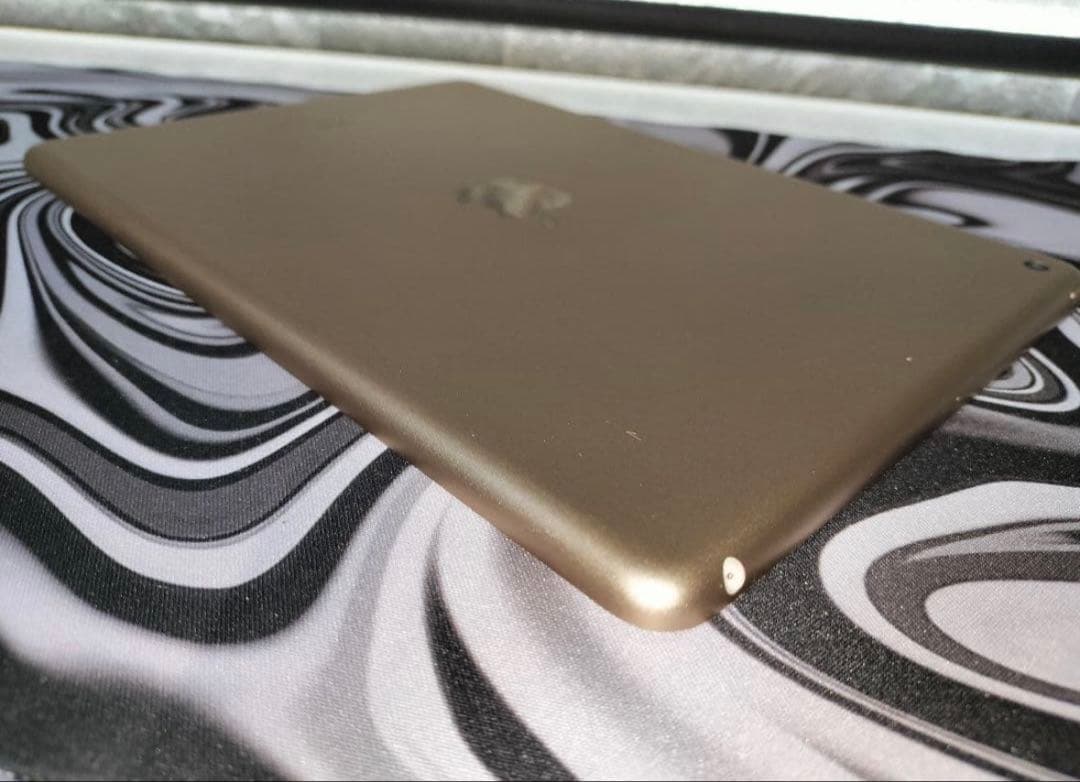 ✨美品✨ipad✨A1822✨第5世代✨ゴールド✨