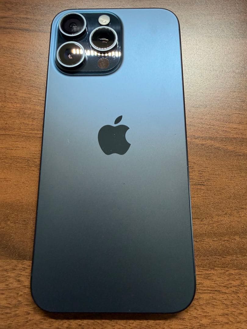 iPhone 15 Pro Max 256GB SIMフリー 美品中古 動作正常
