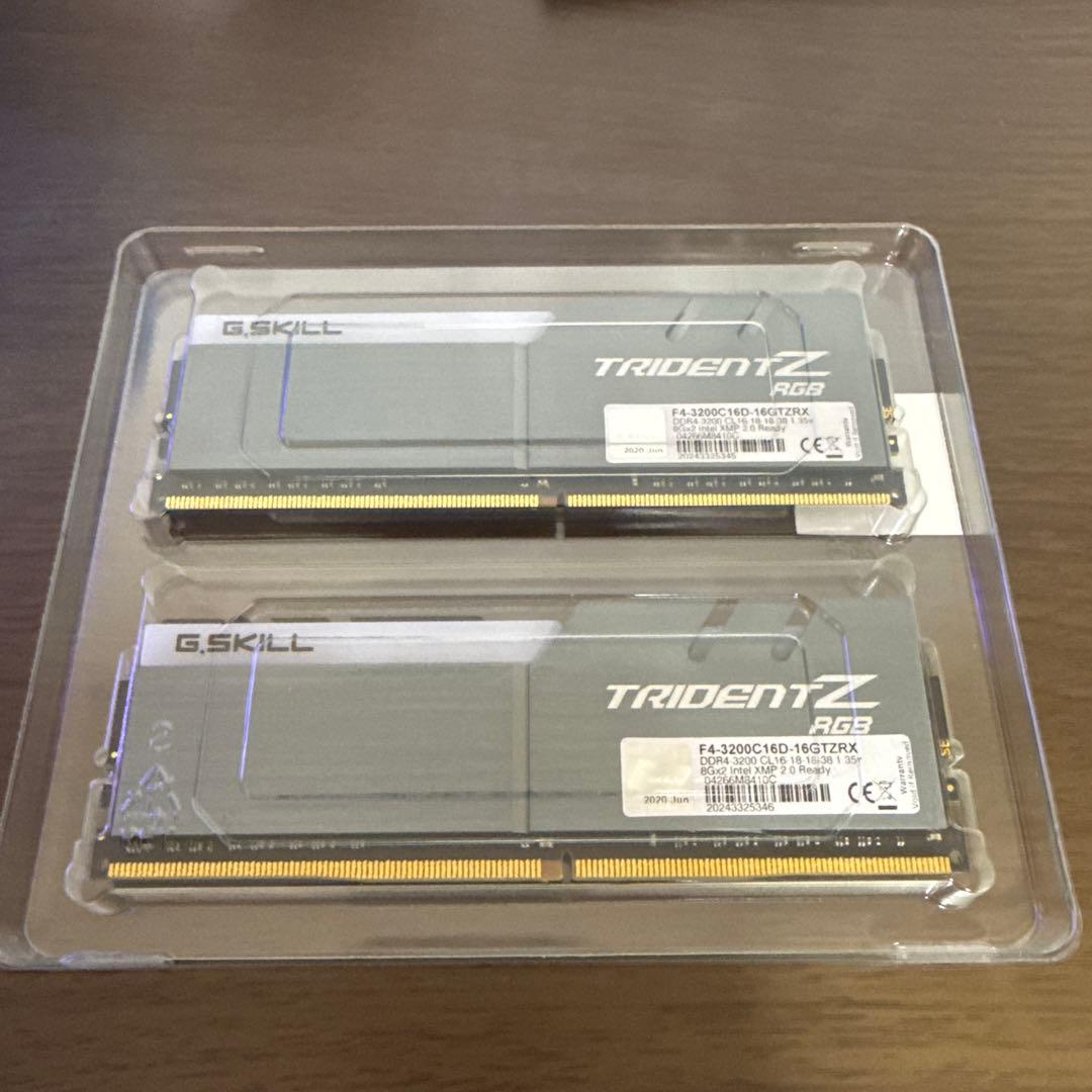 G.SKILL Trident Z RGB DDR4 16GB（8GB×2）