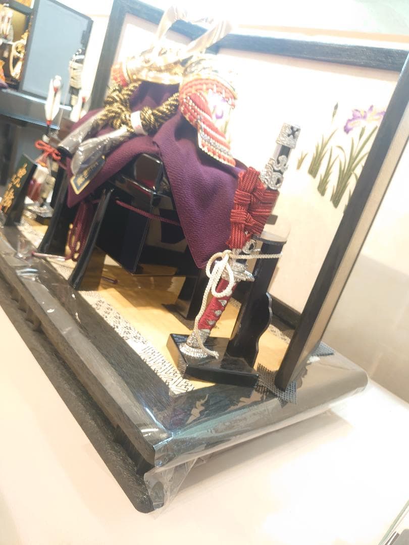 ●五月人形フルセット●　正絹縅の金兜　高級焼桐台屏風セット