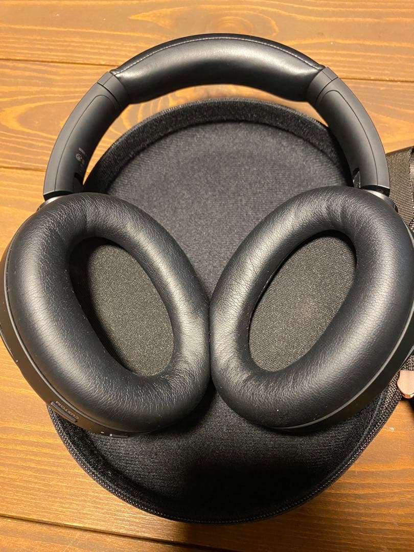 【美品】SONYワイヤレスヘッドホン WH-1000XM4 ブラック