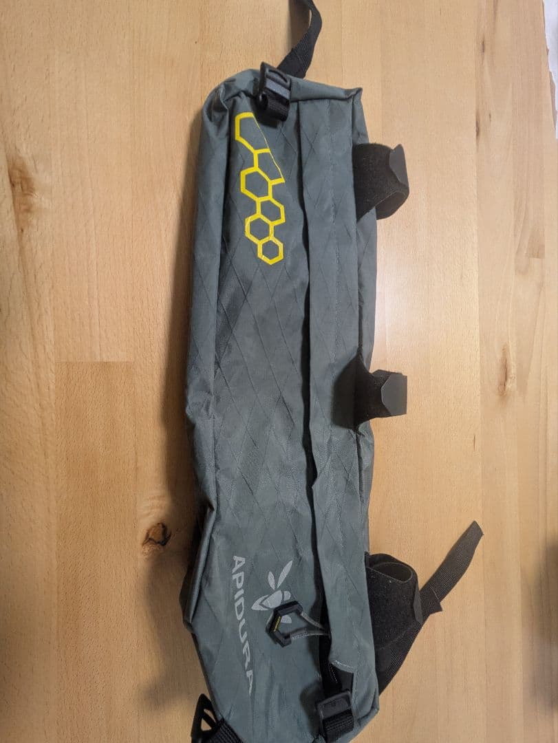 APIDURA 車体装着フレームバッグ グレー47センチ