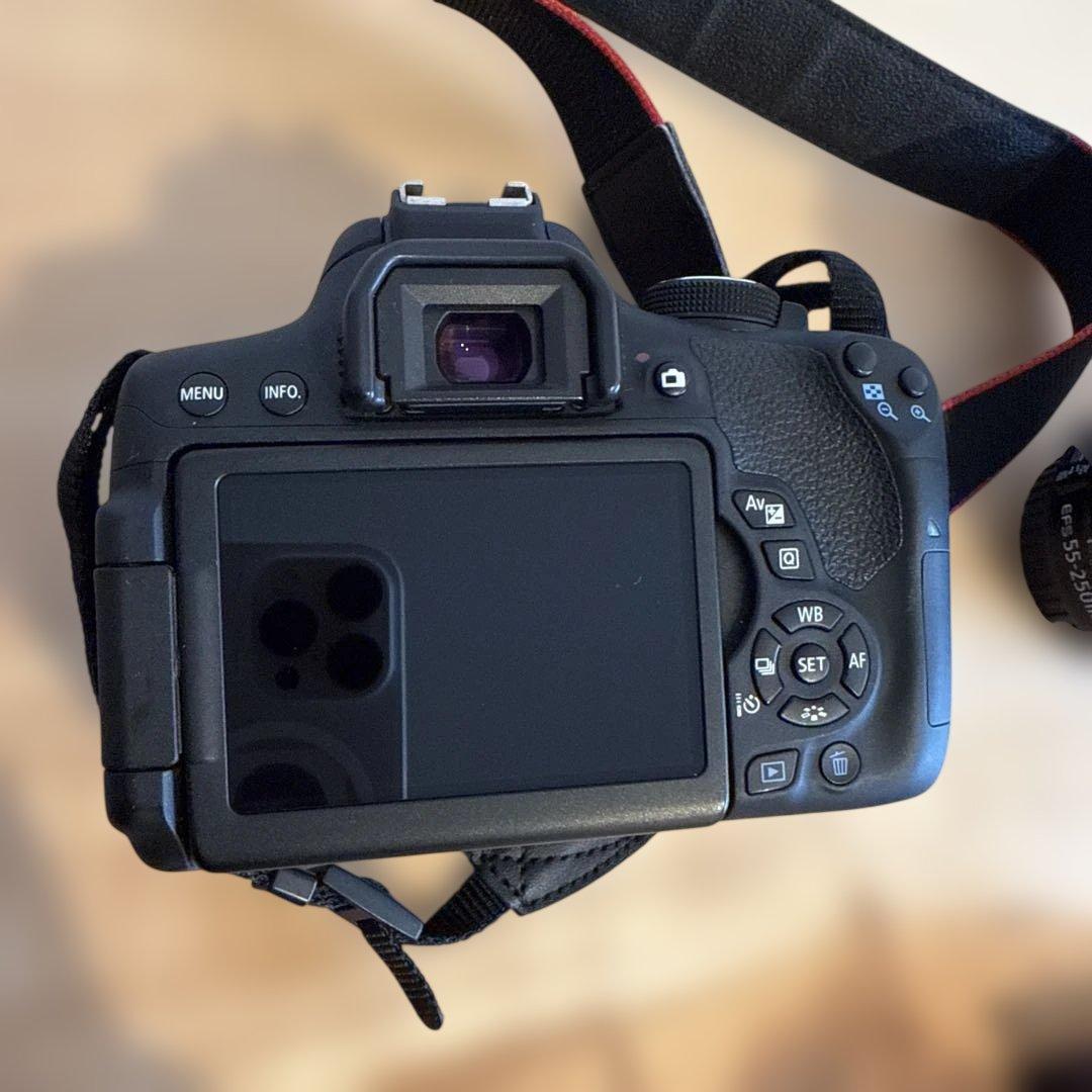 EOS Kiss X8i ダブルズームキット