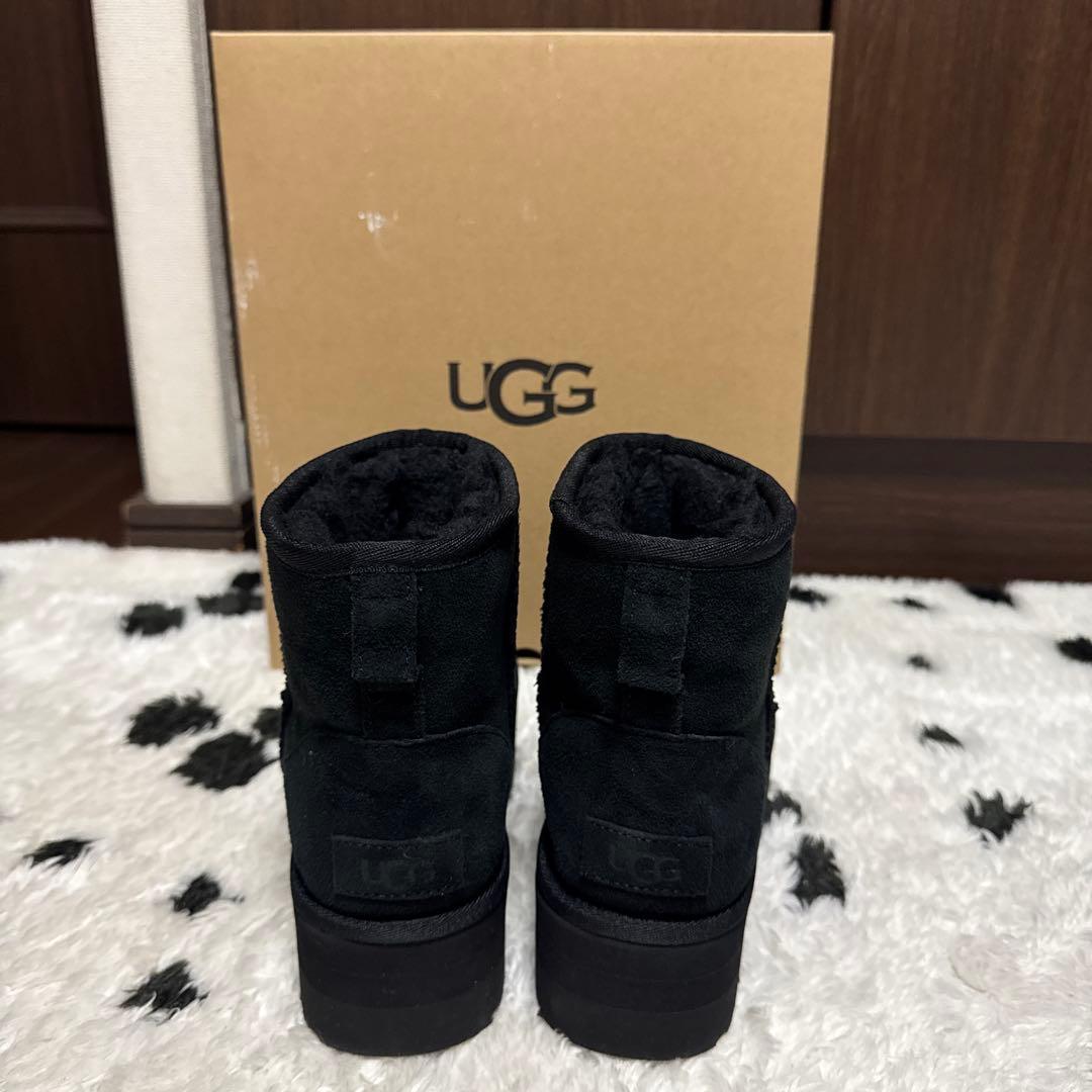 UGG W CLASSIC MINI PLATFORM ブラック 24cm