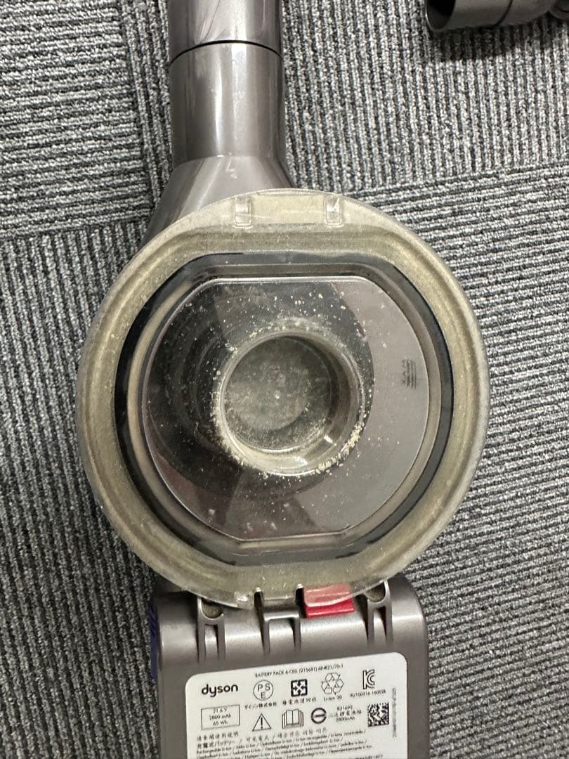 ⭐️動作確認済⭐️ Dyson V8 Fluffy ダイソン 掃除機 コードレス