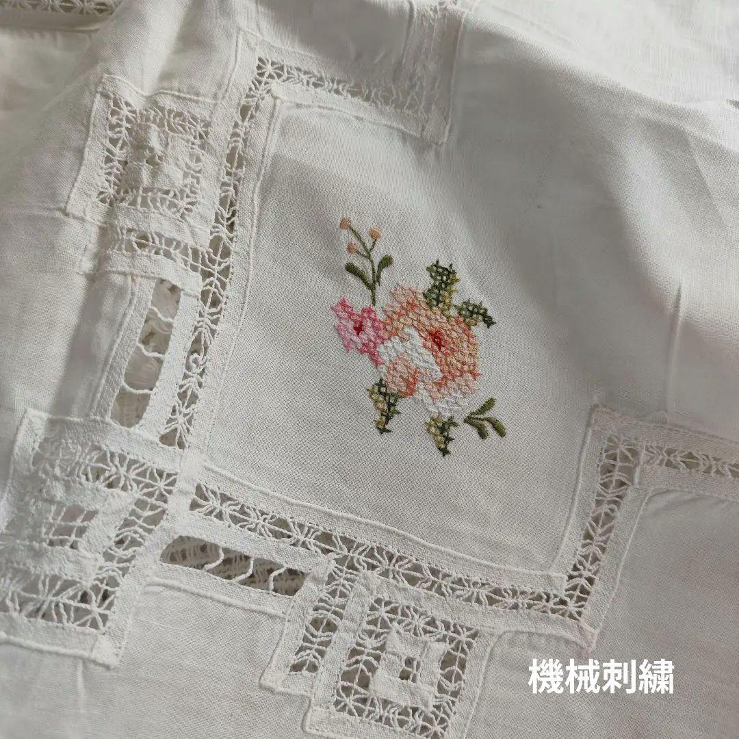 イギリスVintage　薔薇のモチーフ　コットンレース　大判　テーブルクロス