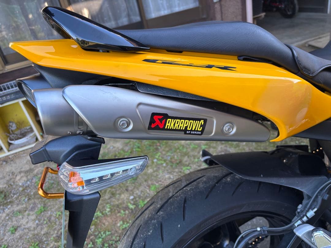 Akrapovic gsr400 gsr600用マフラー