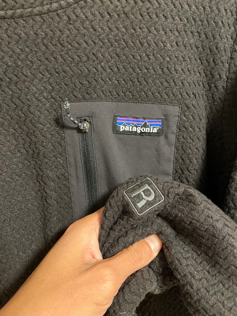 patagonia r1 ブラック　Mサイズ