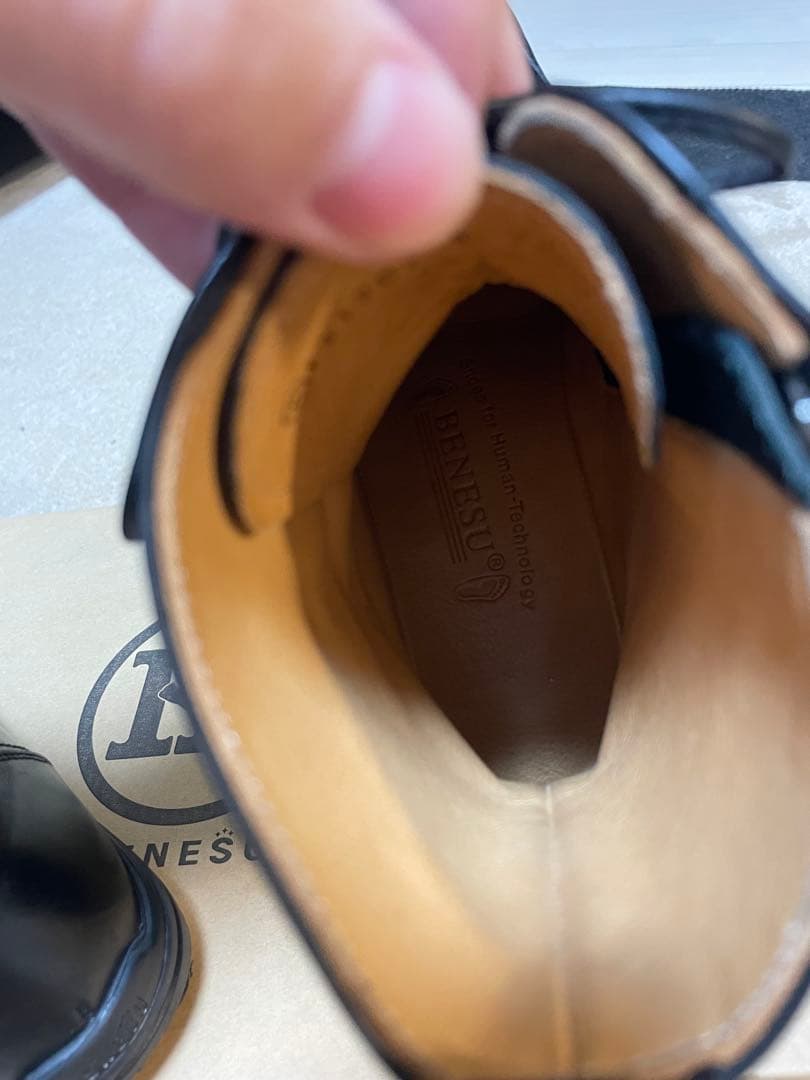 BENESU ベネシュ　ブラック レザー ブーツ